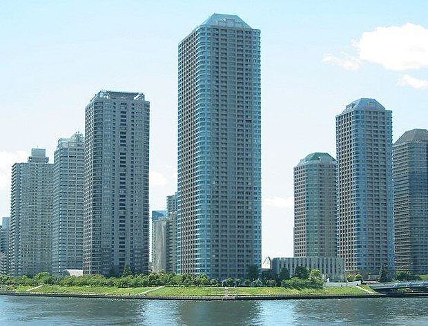 月島の大川端リバーシティ21を代表するタワーマンション、『センチュリーパークタワー』
