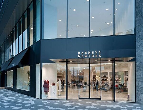 バーニーズニューヨーク六本木店 徒歩2分。 120m