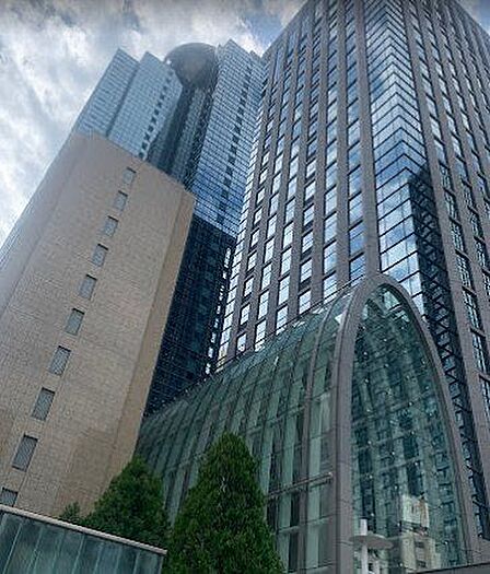 新宿オークシティ 徒歩11分。 840m