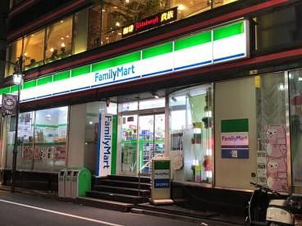 ファミリーマート東麻布一丁目店 徒歩2分。 160m