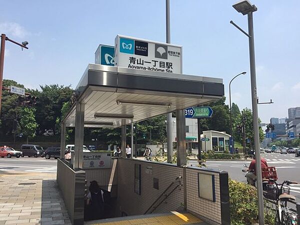青山一丁目駅(東京メトロ 銀座線) 徒歩10分。 760m