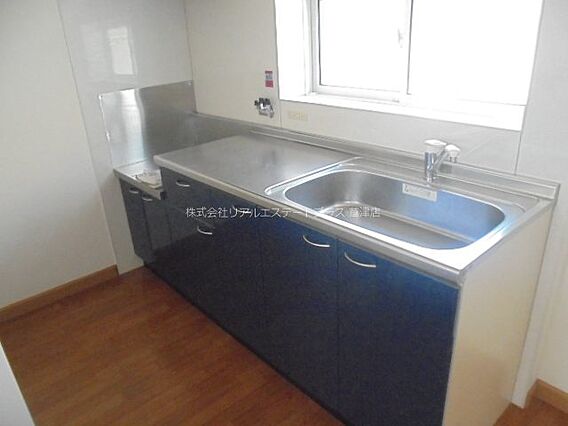 ランズ・エフ・ツー_内装_0