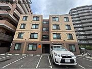 真駒内駅より徒歩9分 築6年7ヶ月 4階建の賃貸物件