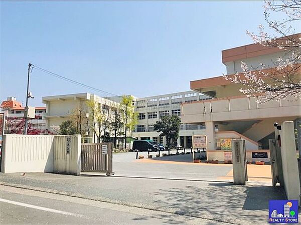 福岡市立大池小学校 徒歩3分。 220m
