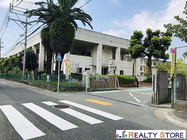 大野城市立大野小学校 徒歩14分。 1000m