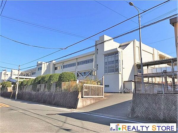 志免町立志免中央小学校 徒歩12分。 800m
