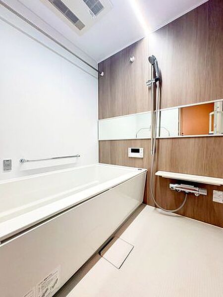 便利な浴室乾燥暖房機付き♪追い炊き機能も付いてます♪