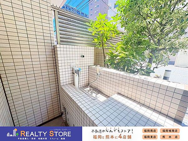 お散歩帰りの汚れを室内に持ち込まないペット用の足洗い場付き♪