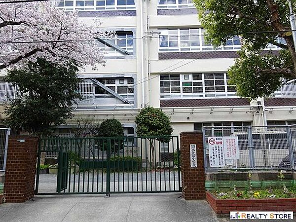 福岡市立西花畑小学校 徒歩2分。 150m