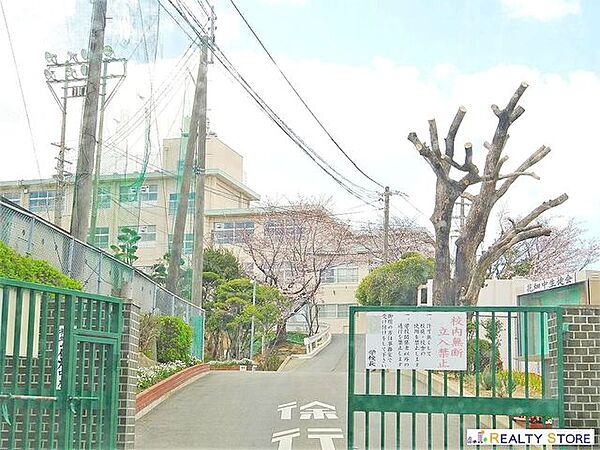 福岡市立花畑中学校 徒歩4分。 270m
