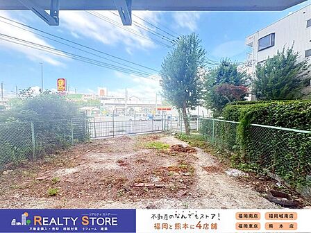 ゆとりのある専用庭付きで戸建て感覚でお住まい頂けます♪