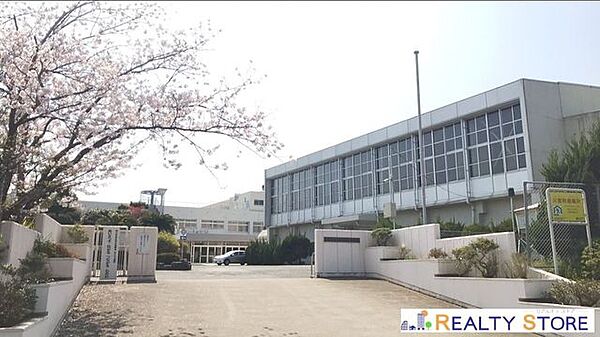 太宰府市立太宰府南小学校 徒歩4分。 350m