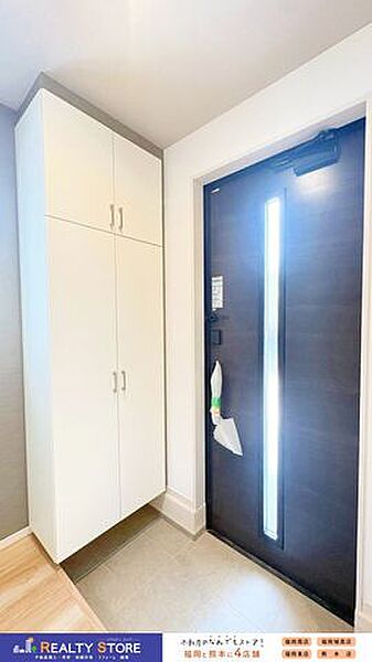 玄関を拡大表示