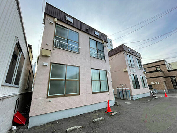 北海道札幌市中央区南十六条西9丁目(賃貸アパート1R・2階・23.10㎡)の写真 その1