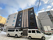 すすきの駅より徒歩10分 築1年8ヶ月 5階建の賃貸物件