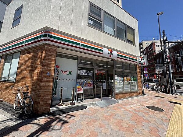 セブンイレブン日暮里中央通り店 80m