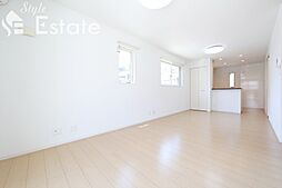 ドルチェヴィータマルヤ 101 2階3LDKのリビング/ダイニング