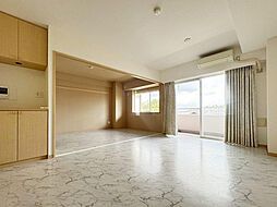 グランツ高幡不動ヒルステージ 406 5LDKのリビング/ダイニング