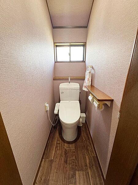 明るく使いやすい２階トイレ