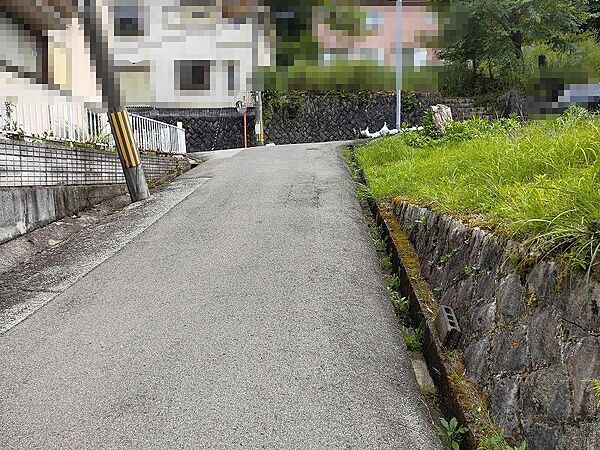 東側道路幅は約4.8ｍ