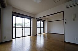 サザン稲城 403 4階3LDKのリビング/ダイニング