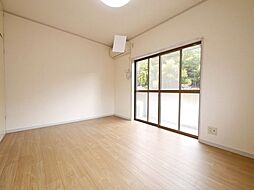 ニュータウンハウス 2階1Kのリビング/ダイニング