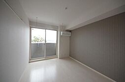 プランドール・アデン 102 1階1Kのリビング/ダイニング