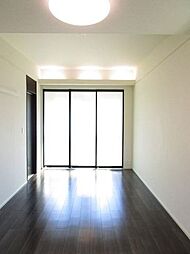 リーヴァ・ノイ 201 2階ワンルームのリビング/ダイニング