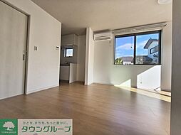 日の出ハイム 102 1階ワンルームのリビング/ダイニング