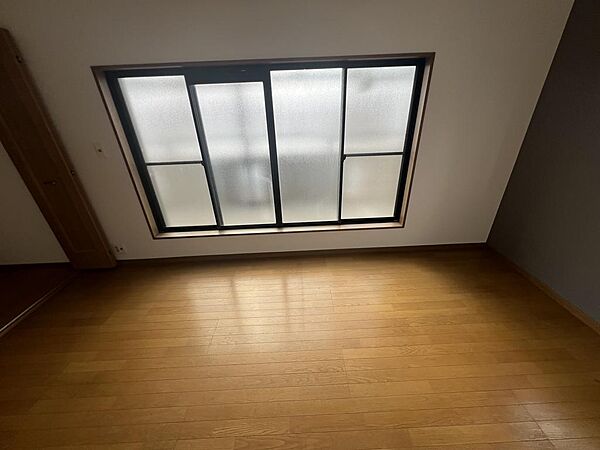陽光ふりそそぐ明るいお部屋