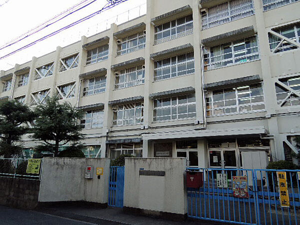 木屋小学校