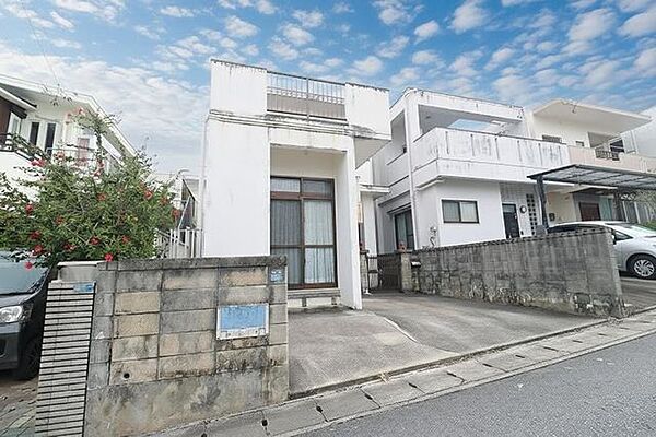 浦添市伊祖2丁目建物外観
