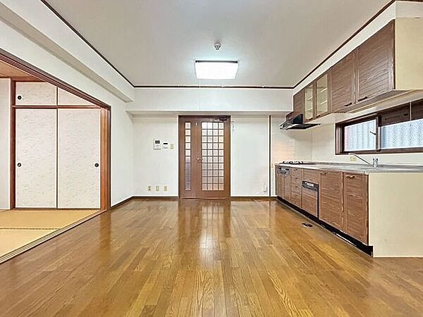 和室のお部屋と合わせて広々とご使用できます