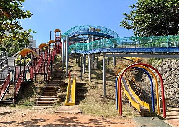 海軍壕公園 590m