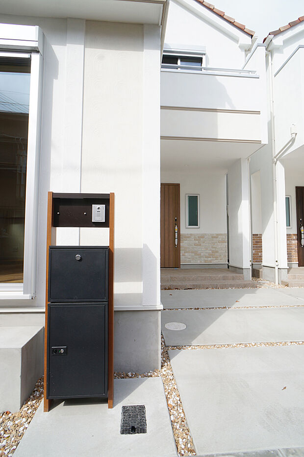 ■ シンプルで美しく、住まいの第一印象を彩る玄関です