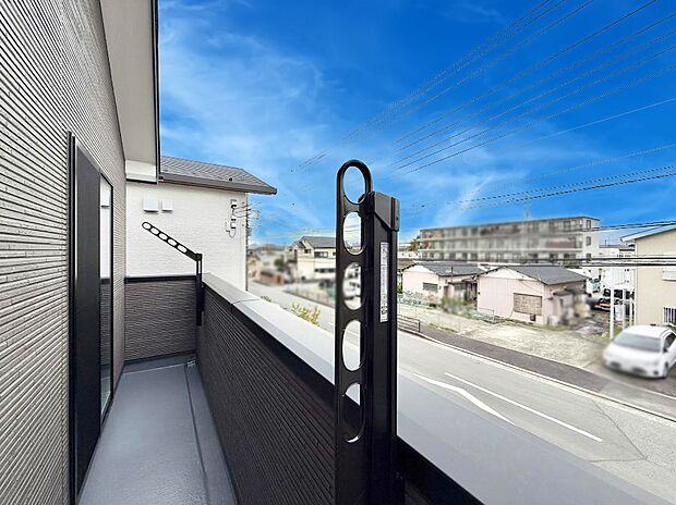 ■ 自然を身近に感じる、開放的なバルコニー