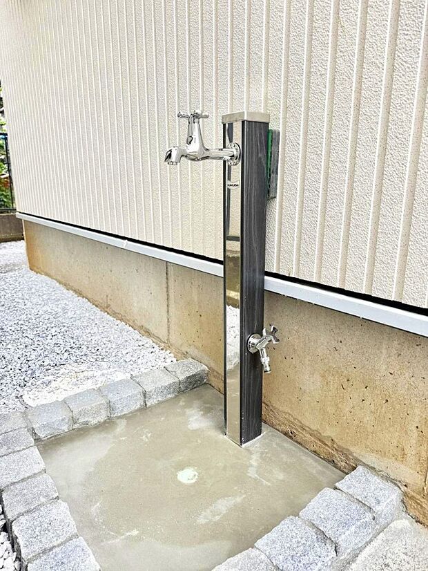 ■ガーデニングや洗車などの際に大活躍な屋外立水栓