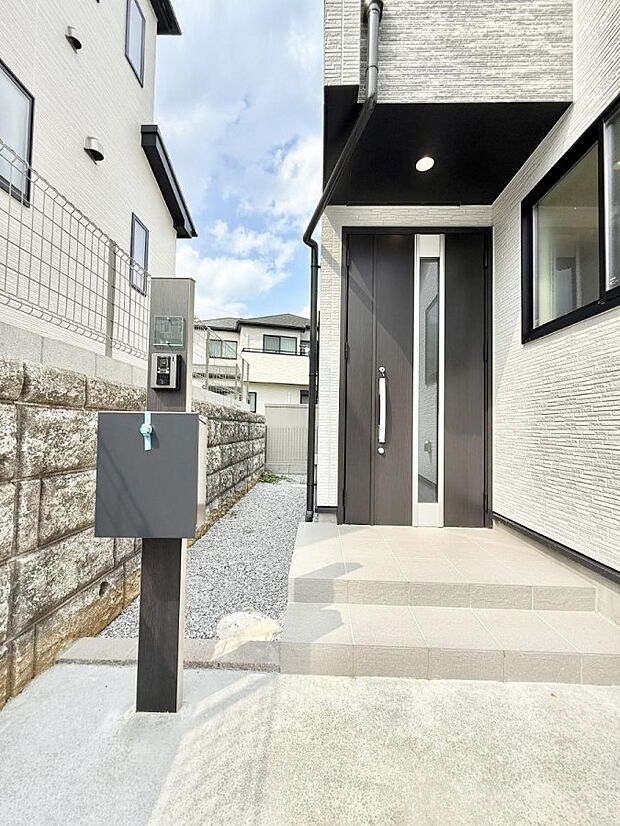 ■ 心地よい暮らしへとつながる、温かい玄関