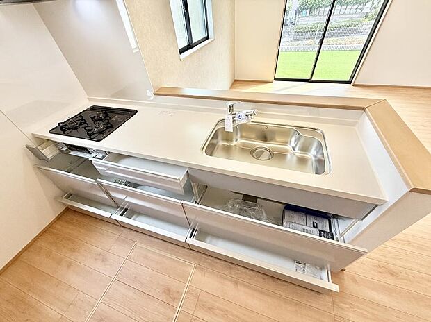 ■シンプルで機能的、毎日使いやすいキッチン