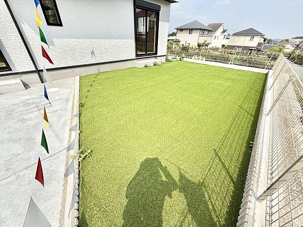 ■敷地内にゆとりある緑のスペースがあり、穏やかな雰囲気です