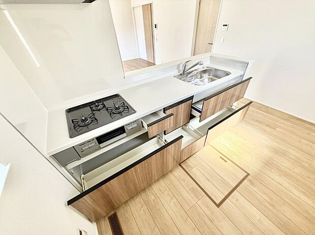 ■シンプルで美しく心地よい時間を生むキッチン空間