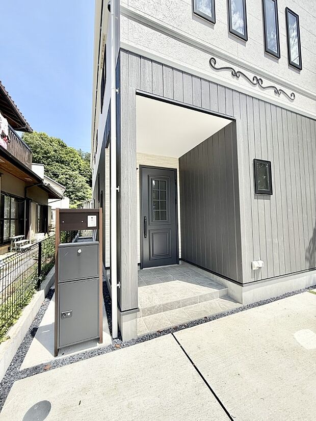 ■ 心地よい暮らしへとつながる、温かい玄関