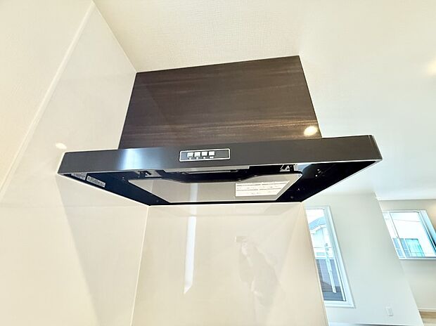 ■フードに覆われている為、匂いが換気扇に誘導され、効率的に排煙ができます