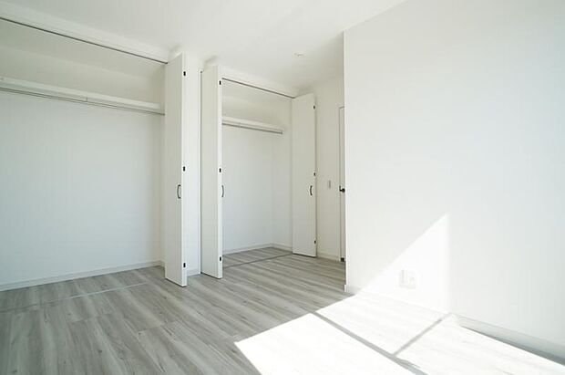 ■落ち着いた色合いのお部屋で穏やかな時間を楽しめます