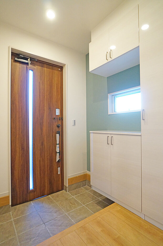 ■ 毎日を気持ちよく迎える、明るく温もりのある玄関