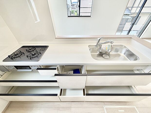 ■美味しい時間が生まれる、笑顔あふれるキッチン