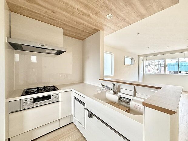 ■家族の絆を深める、温もりのあるキッチン