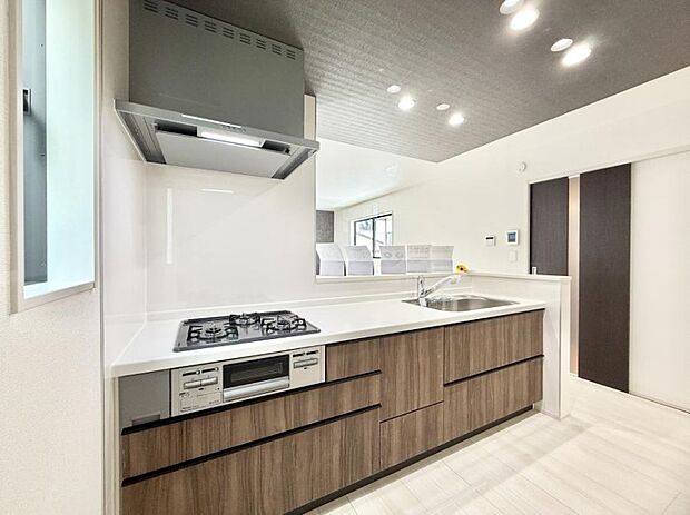 ■毎日の料理がはかどる、スムーズな動線設計