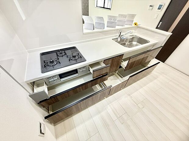 ■使いやすさとデザインが融合した、快適なキッチン