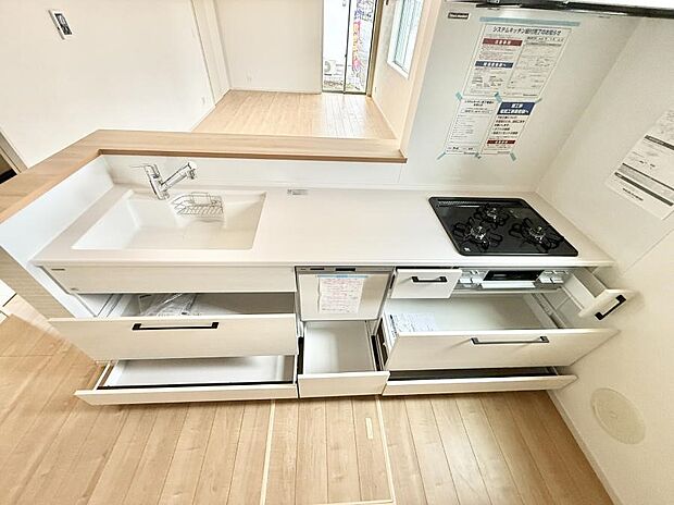 ■家族の絆を深める、温もりのあるキッチン